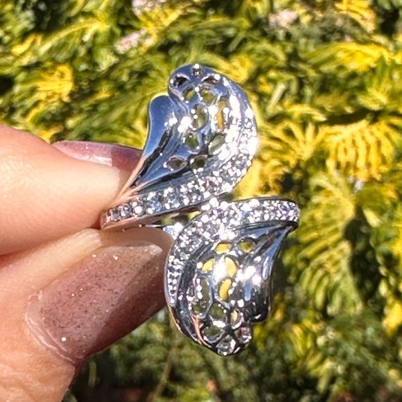 R40. Swarovski Silver Filigree leaf Ring - Picture 1 of 5